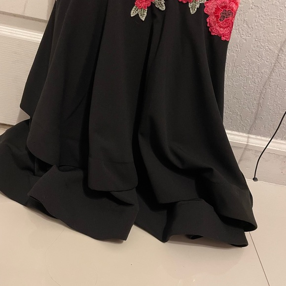 B. Smart Black Dress with Embroidered Roses - Picture 4 of 9